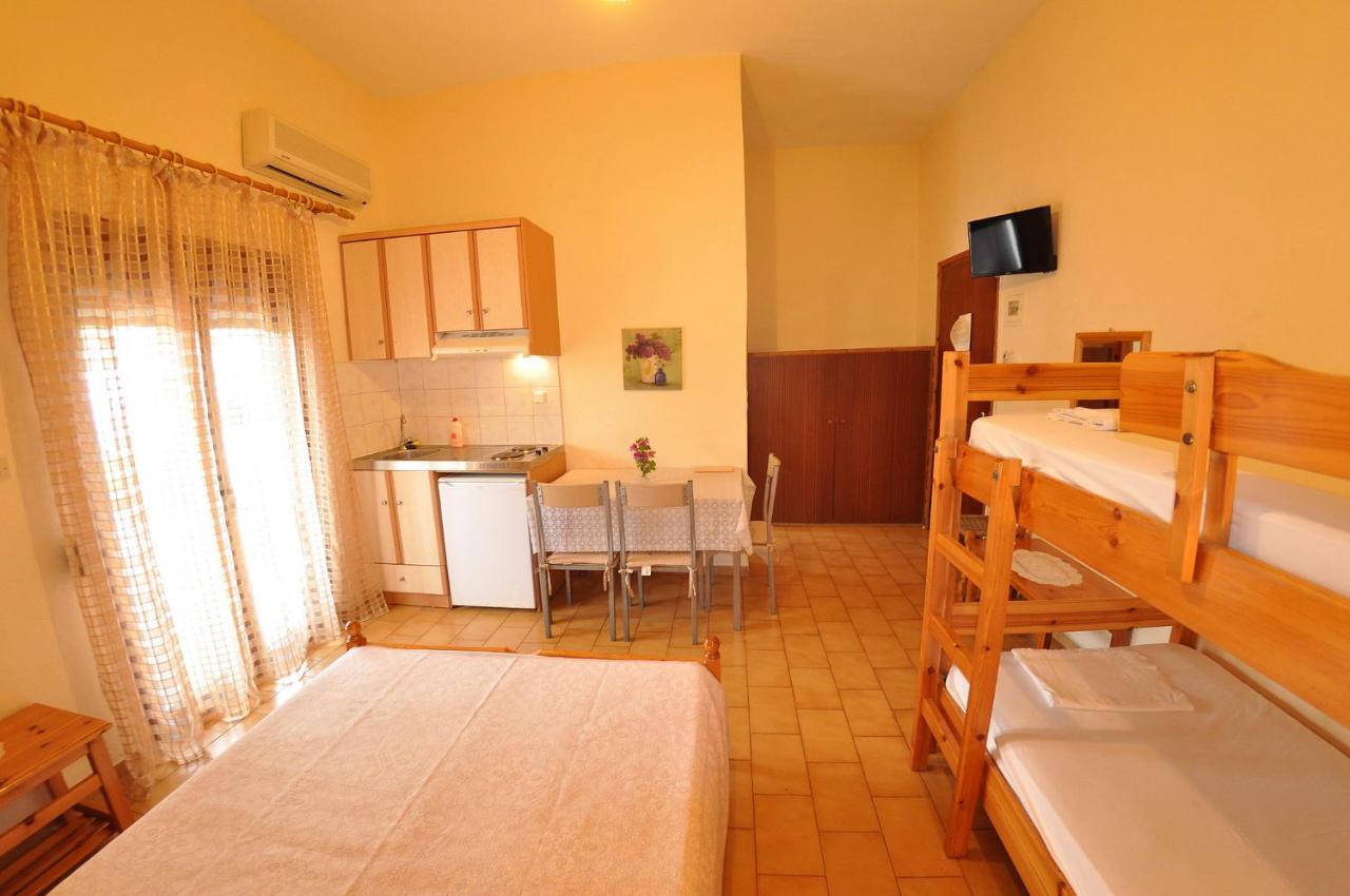 Achilleas Rooms Sívota Exterior foto